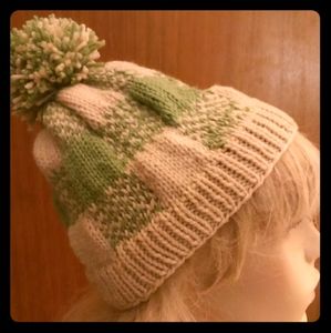 Knitted plaid green & linen snow beanie pom